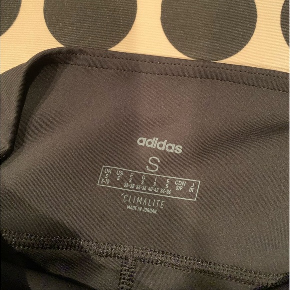 Adidas Climalite Leggings size S
Waist from side to side: 12”
Inseam 26” - Picture 4 of 10